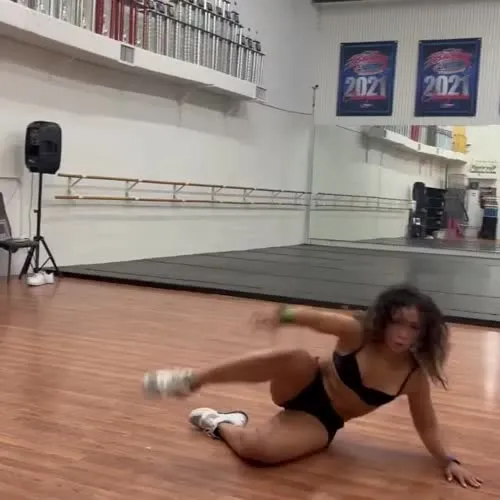 Valerie Loureda | Lola Vice - Video