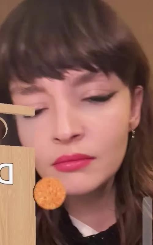 Lauren Mayberry (Singer) - Video