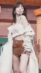 Sakura Miyawaki 宮脇 咲良 | LESSERAFIM - Video