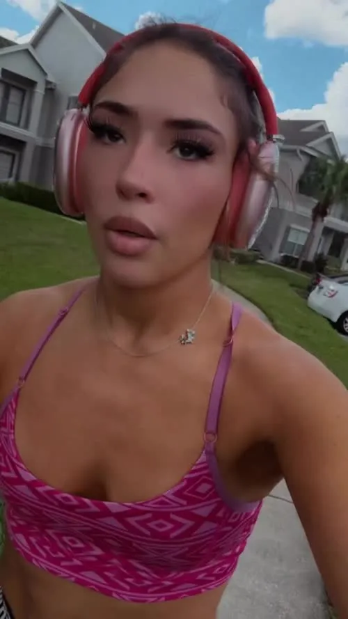 Valerie Loureda | Lola Vice - Video #321065