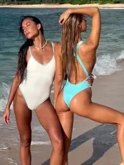 Alexis Ren - Video