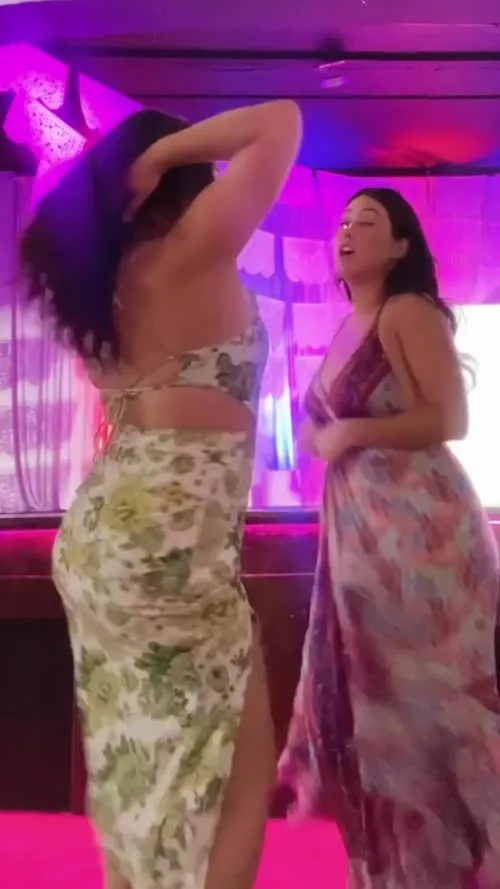Isabella Gomez - Video dashinit