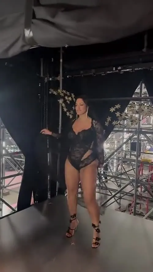 Ashley Graham - Video #304136