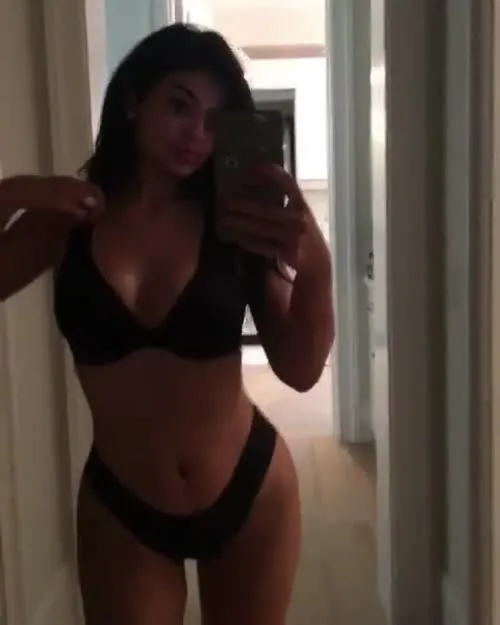 Kylie Jenner - Video