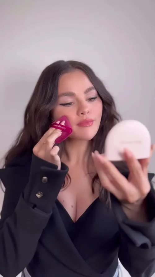 Selena Gomez - Video