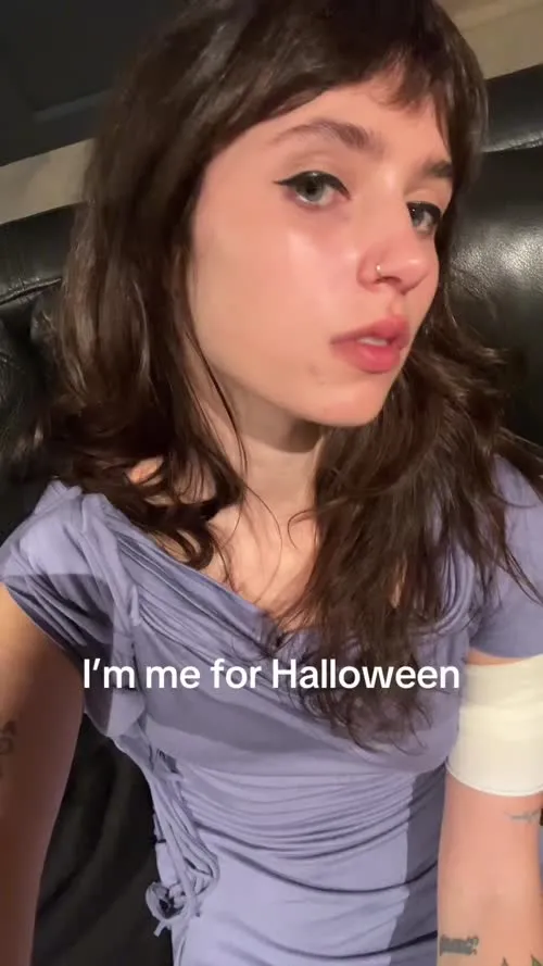 Clairo | Claire Cottrill - Video