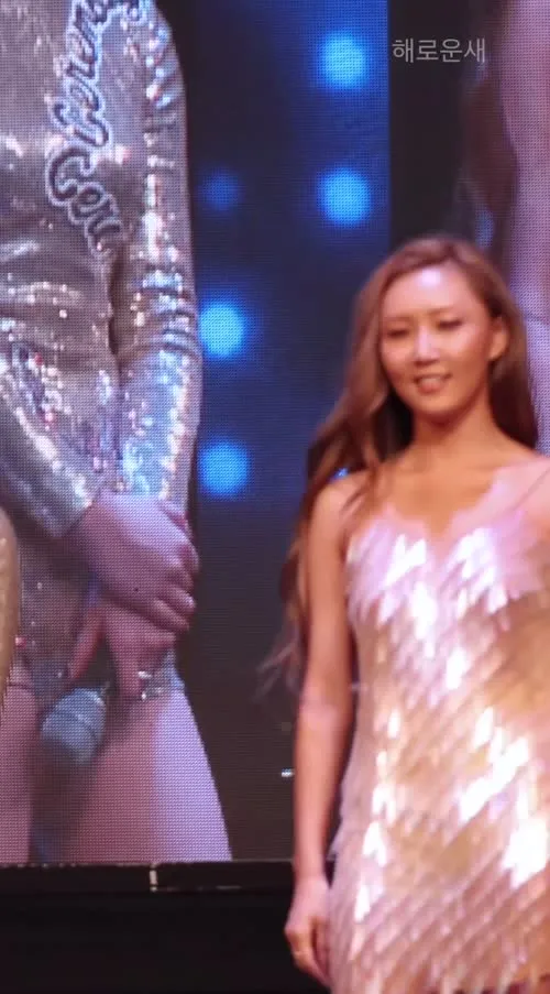 HWASA - Video #232589