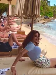 Anveshi Jain - Ab post karungi trip 👻 pehle waha reh kar aao , phir post karo ,aise main na waha thoda jada p 2