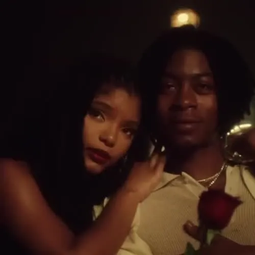Halle Bailey - Video