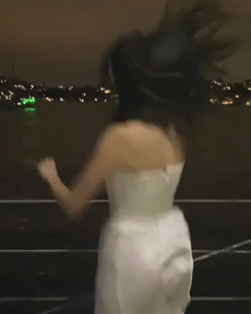 Alycia Debnam Carey - Video