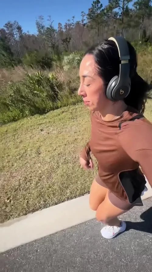 Indi Hartwell - Video