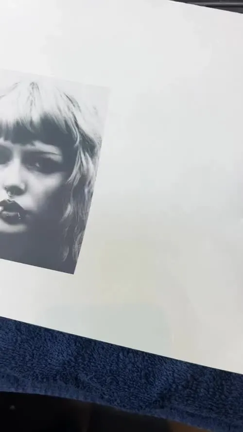 Lauren Mayberry (Singer) - Video