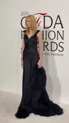 Dove Cameron - Video
