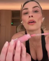 Arielle Vandenberg - Video
