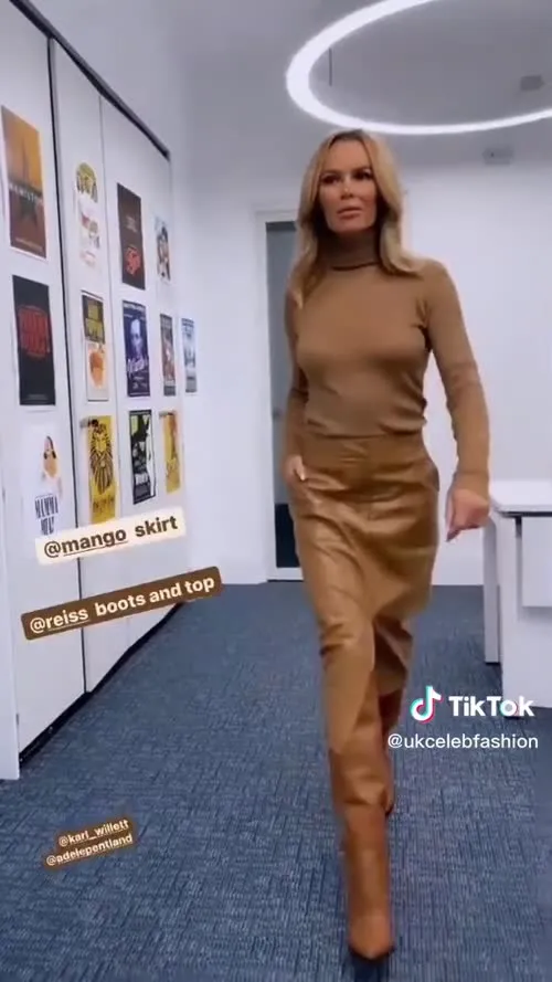 Amanda Holden - Video
