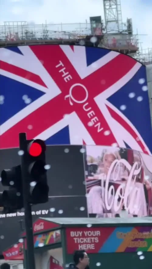 Amanda Holden - Video