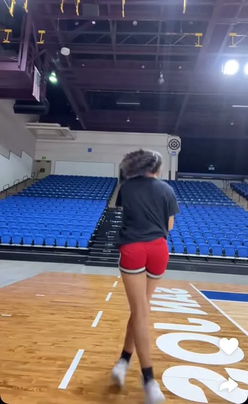 Amiah Simmons - Video