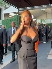 Salma Hayek - Video