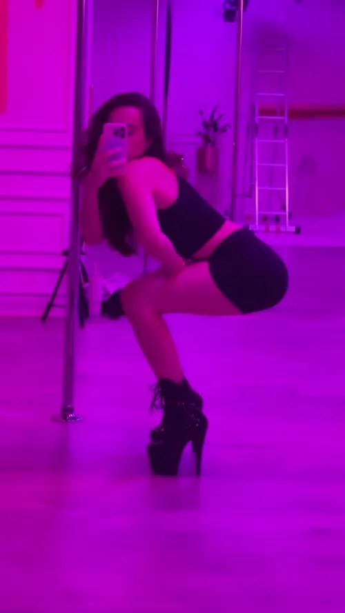 Ava Allan - Video