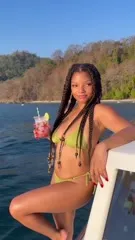Halle Bailey - Video