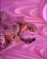 Paris Hilton - Video