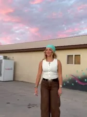 Avery Anna - Video