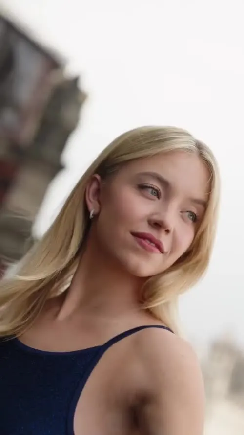Sydney Sweeney - Armani beauty (2023-07-08T085958)