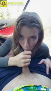 Mia Melano - Arrêtez la voiture et baisez-moi ici, cest parfait - oh non, nous ont-ils vu!