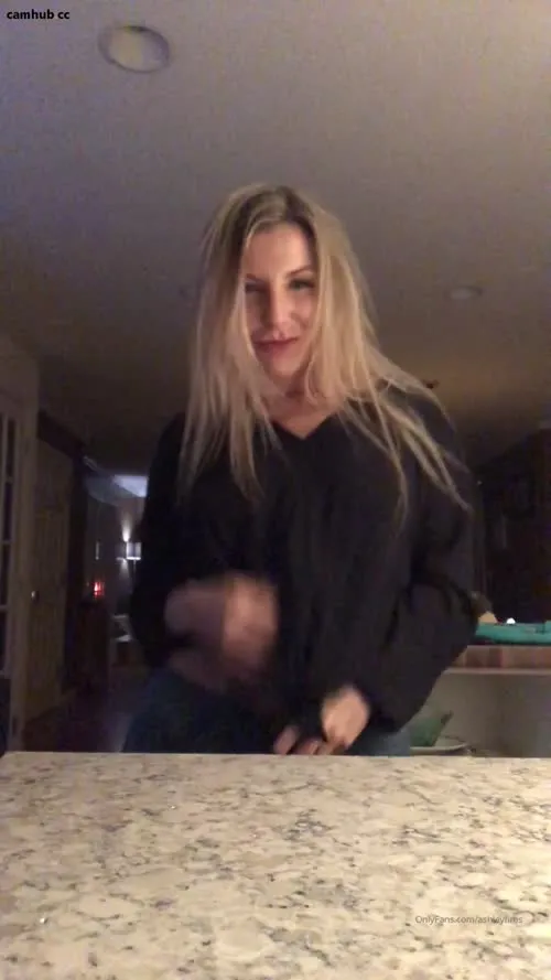 Ashley Fires - Strip and dance