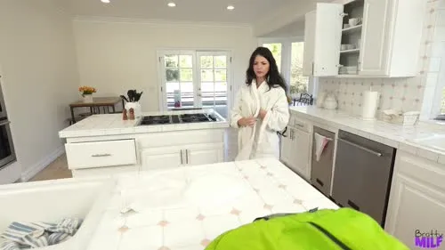 Bratty MILF - MomLover - Asteria Jade - Bratty MILF - Wrestling stepmom for pussy