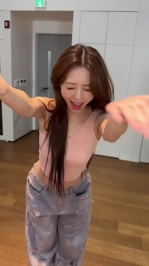 Yuna - ITZY (유나, Shin Yu Na) - Video #150523