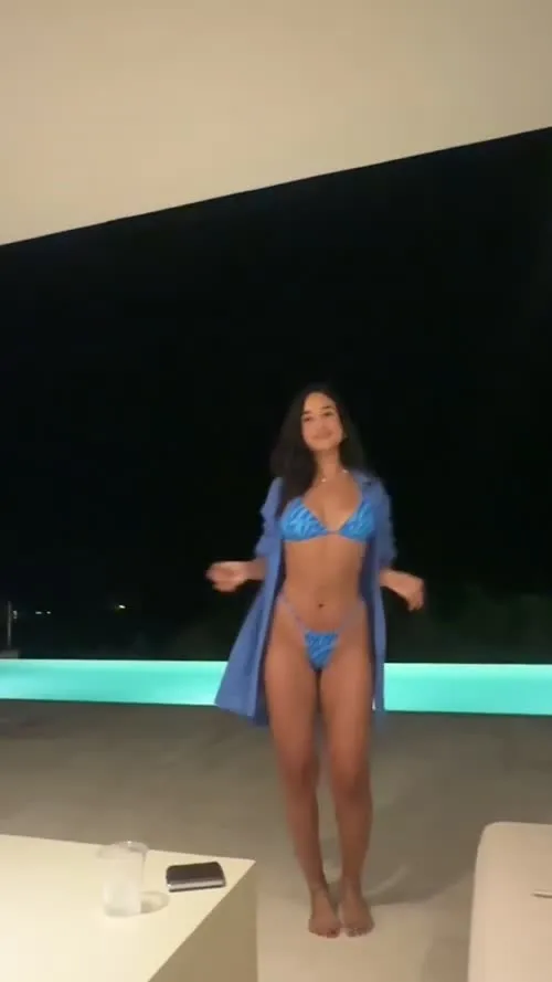 Emily Tosta - Video #141249