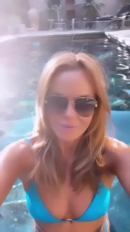 Amanda Holden - Video dashinit