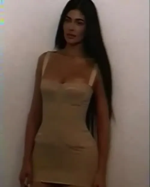 Kylie Jenner - Video