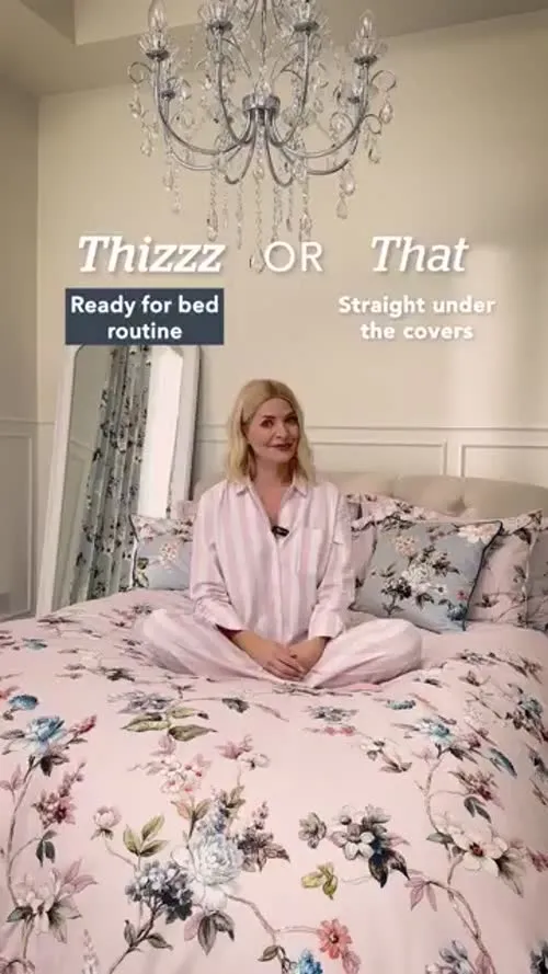 Holly Willoughby - Video