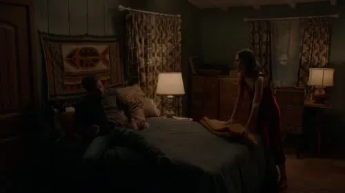 Phoebe Tonkin - Video
