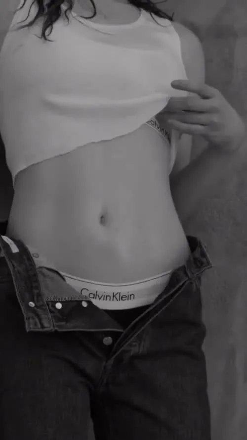 Sophie Thatcher - Video