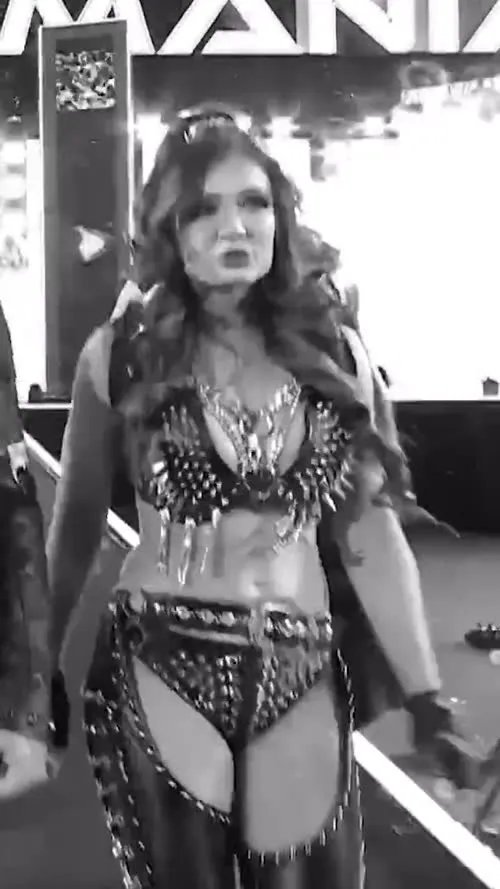 Scarlett Bordeaux - Video