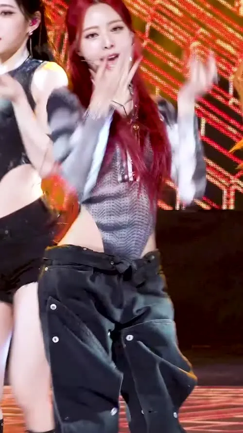 Yuna - ITZY (유나, Shin Yu Na) - Video