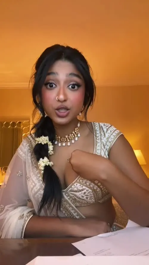 Maitreyi Ramakrishnan - Video