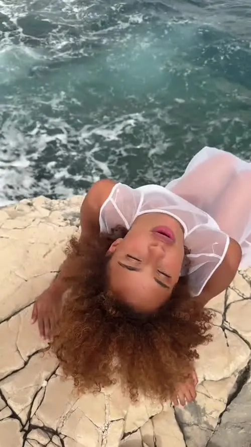 Paola Locatelli - Video #156077