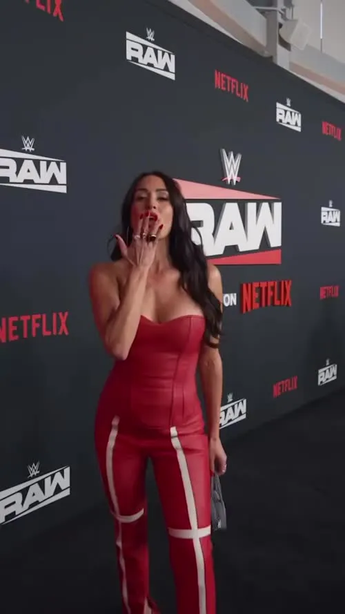 The Bella Twins: Nikki Bella & Brie Bella | Garcia Twins - Video