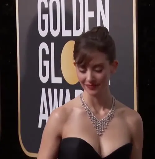 Alison Brie - Video #220539