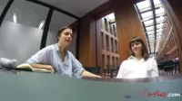 Ersties - Billie & Flora in der Bibliothek - Berlin library - Ersties