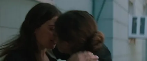 Molly Gordon - Video