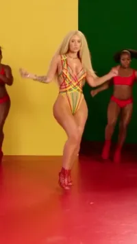 Iggy Azalea - Brief sarcastic glassfrog