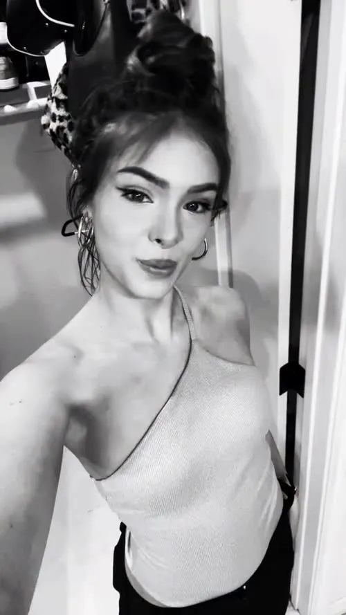 Brighton Sharbino - Video