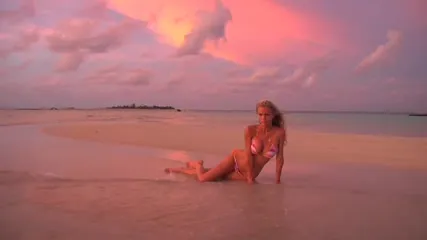 Brooklyn Decker - Photoshoot exclusive (2010) | Sports illustrated swimsuit