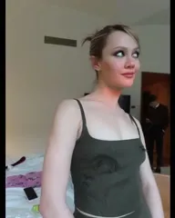 Iris Apatow - C27waOsAapo