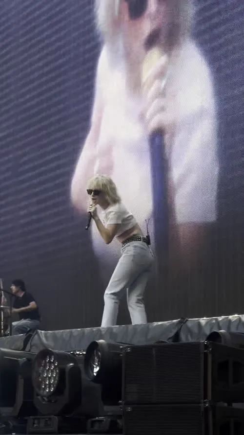Hayley Williams - Video